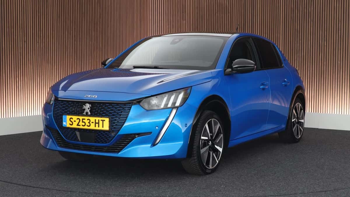 Peugeot e-208 (2021) — foto 1