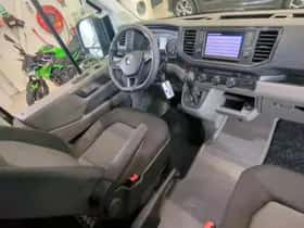 Volkswagen Crafter (2019) thumbnail 2