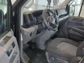 Volkswagen Crafter (2019) thumbnail 3