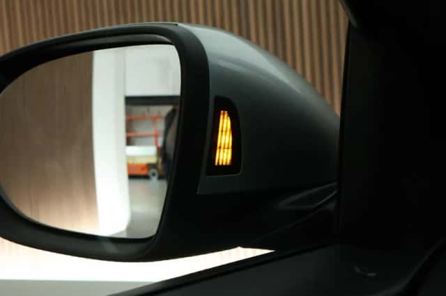 Volkswagen T-Roc (2025) thumbnail 5