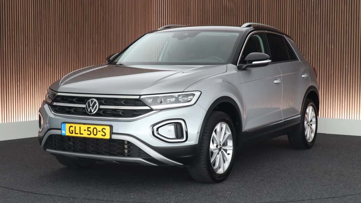 Volkswagen T-Roc (2023) — foto 1
