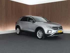 Volkswagen T-Roc (2023) thumbnail 11