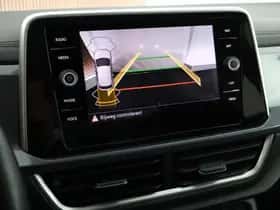 Volkswagen T-Roc (2023) thumbnail 5