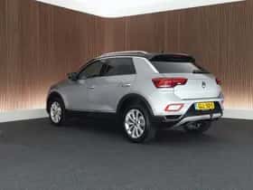Volkswagen T-Roc (2023) thumbnail 8