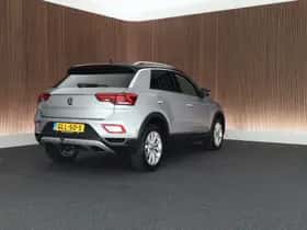 Volkswagen T-Roc (2023) thumbnail 9