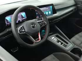 Volkswagen Golf (2022) thumbnail 3
