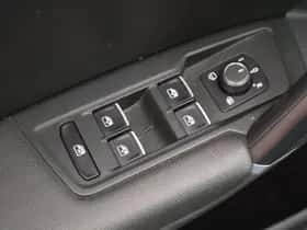 Volkswagen Tiguan (2018) thumbnail 17