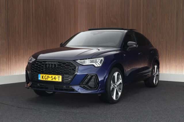 Audi Q3 (2023) thumbnail 1