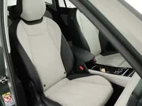 Volkswagen Tiguan (2025) thumbnail 2