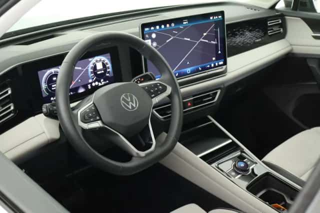 Volkswagen Tiguan (2025) thumbnail 3
