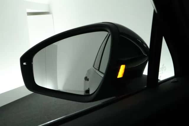 Volkswagen Tiguan (2025) thumbnail 6