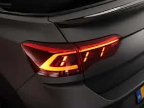 Volkswagen T-Roc (2023) thumbnail 44