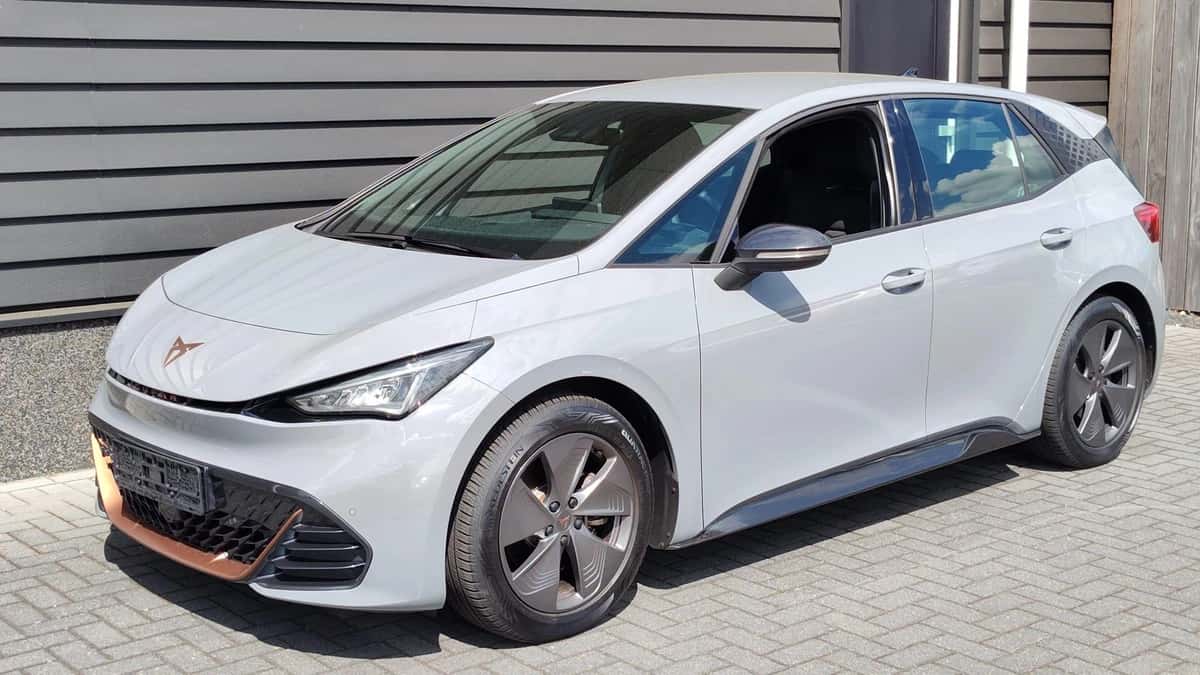 CUPRA Born (2023) — foto 1