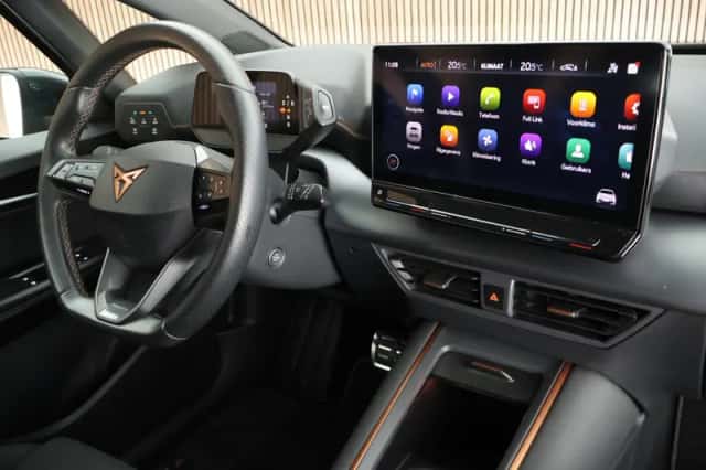 CUPRA Born (2023) thumbnail 3