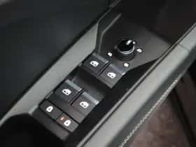 Audi Q4 (2022) thumbnail 13