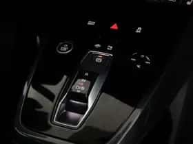 Audi Q4 (2022) thumbnail 17