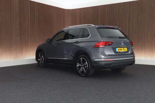 Volkswagen Tiguan (2021) thumbnail 6