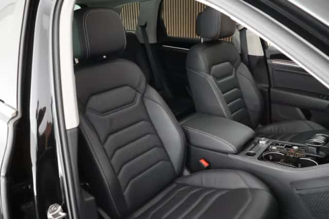 Volkswagen Touareg (2024) thumbnail 2
