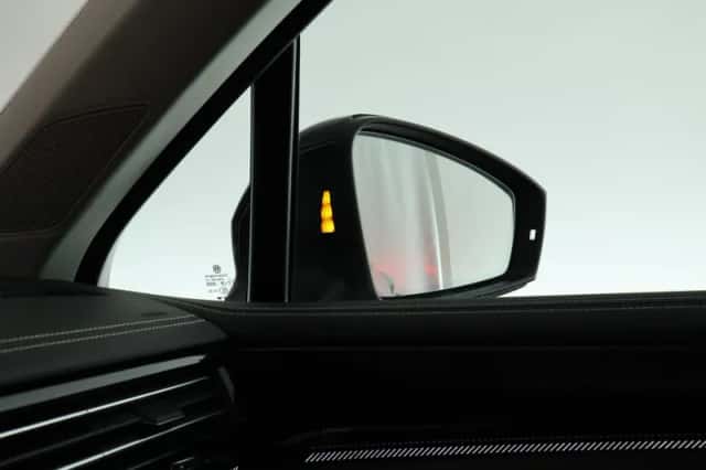 Volkswagen Touareg (2024) thumbnail 6