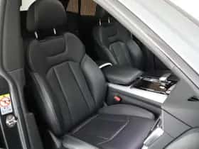 Audi Q8 (2021) thumbnail 2