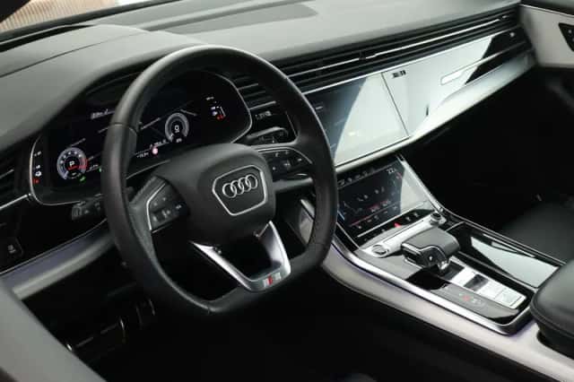 Audi Q8 (2021) thumbnail 3