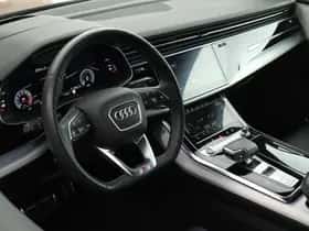Audi Q8 (2021) thumbnail 3