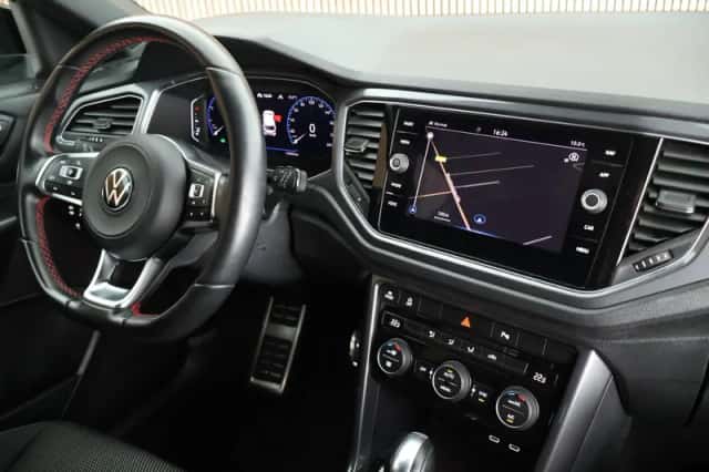 Volkswagen T-Roc (2021) thumbnail 3
