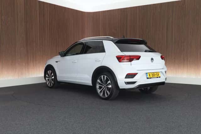 Volkswagen T-Roc (2021) thumbnail 5