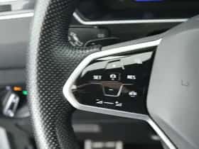 Volkswagen Tiguan (2021) thumbnail 16