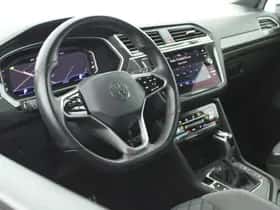 Volkswagen Tiguan (2021) thumbnail 3