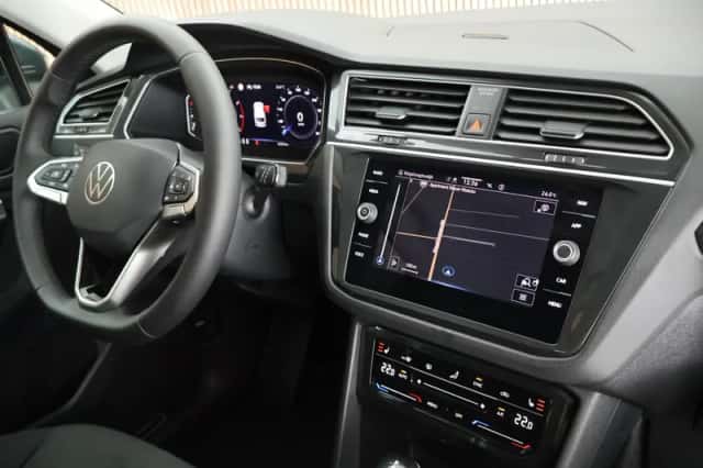 Volkswagen Tiguan (2020) thumbnail 2