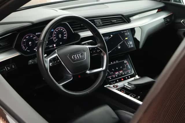 Audi e-tron (2021) thumbnail 3