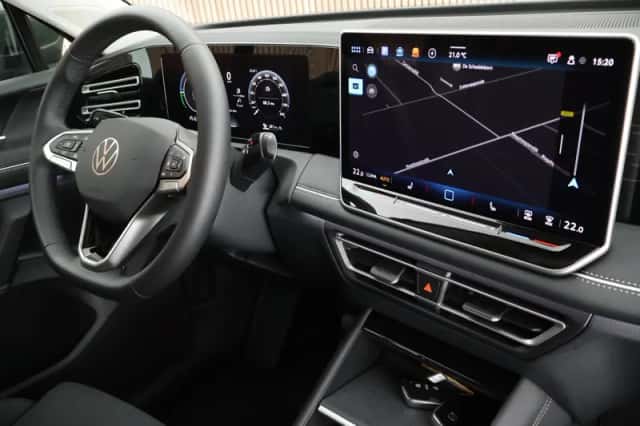 Volkswagen Tiguan (2025) thumbnail 3