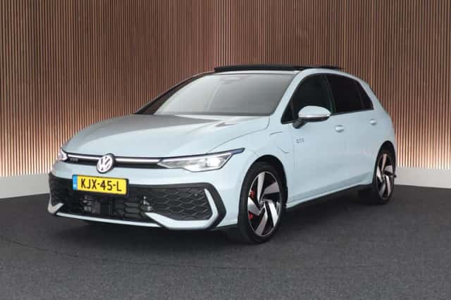 Volkswagen Golf (2025) thumbnail 1