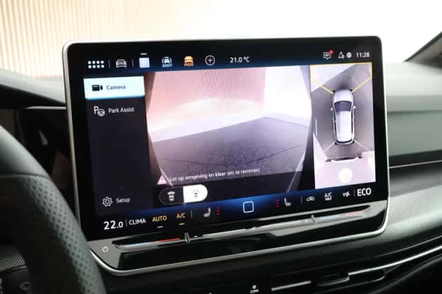 Volkswagen Golf (2025) thumbnail 5