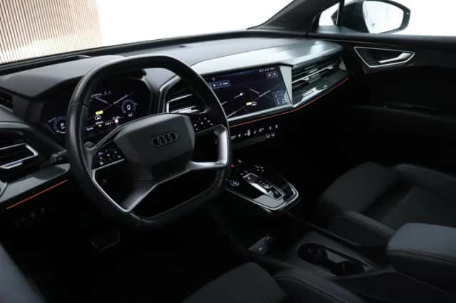 Audi Q4 (2023) thumbnail 3
