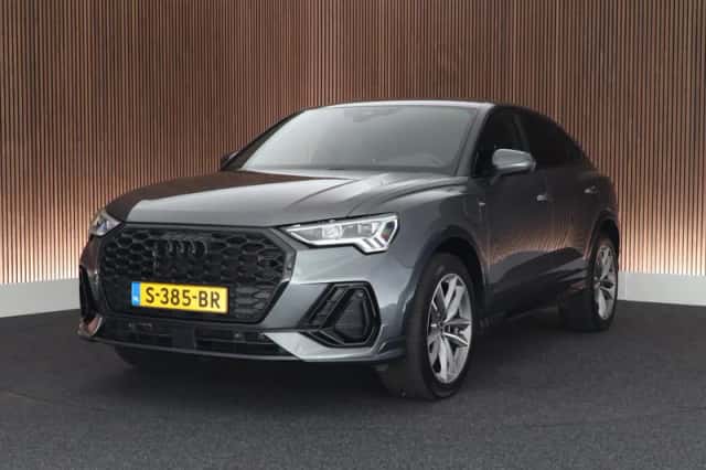 Audi Q3 (2023) thumbnail 1