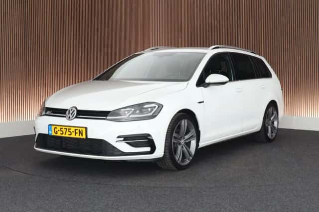 Volkswagen Golf (2019) thumbnail 1