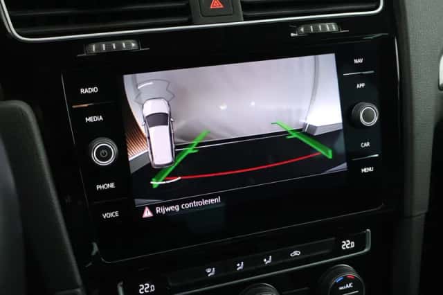 Volkswagen Golf (2019) thumbnail 5