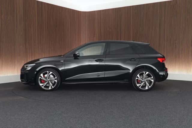Audi A3 (2023) thumbnail 6