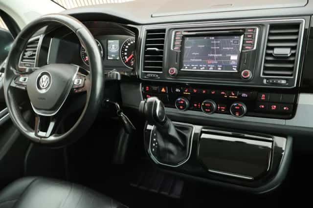 Volkswagen Transporter (2016) thumbnail 3