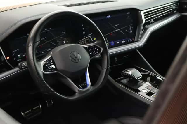 Volkswagen Touareg (2021) thumbnail 3