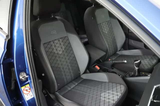 Volkswagen Polo (2022) thumbnail 2