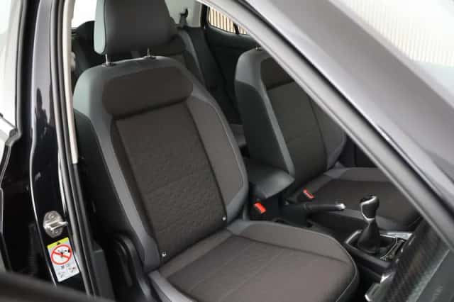 Volkswagen T-Cross (2022) thumbnail 2