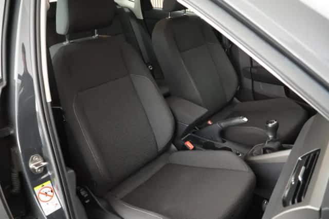 Volkswagen Polo (2021) thumbnail 2