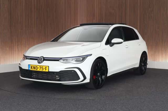 Volkswagen Golf (2022) thumbnail 1
