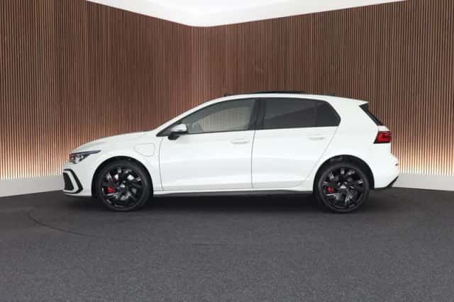 Volkswagen Golf (2022) thumbnail 6