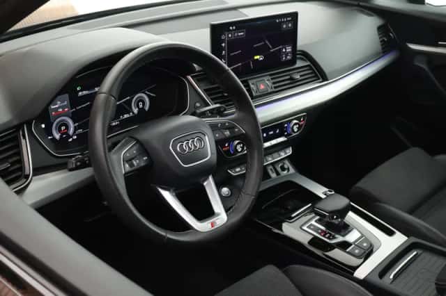 Audi Q5 (2023) thumbnail 3