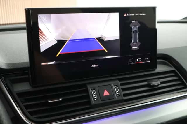 Audi Q5 (2023) thumbnail 5