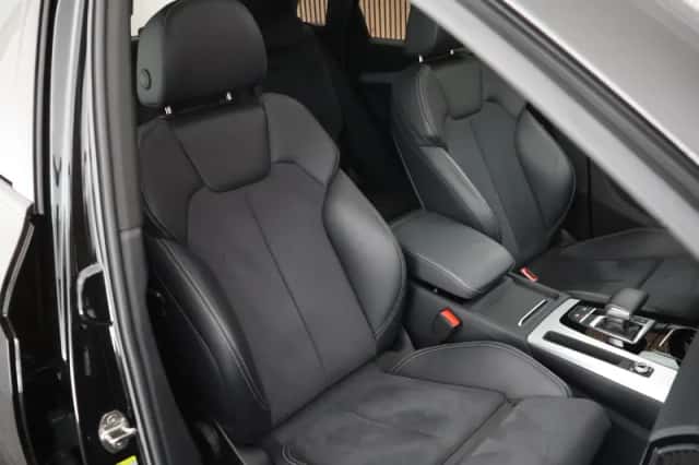 Audi Q5 (2024) thumbnail 2